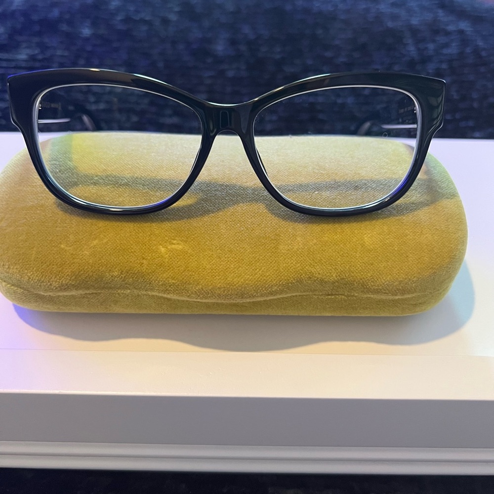 Gucci Black Eyeglass Frame